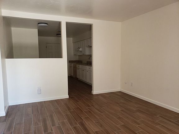 5th image of 2122 S Maple Ave #A-b