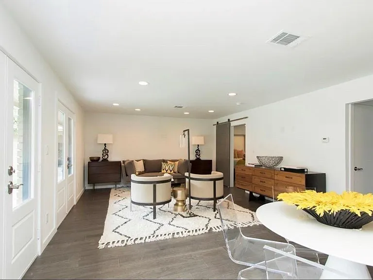 1410 Hyde Park Blvd #105 — Photo 19