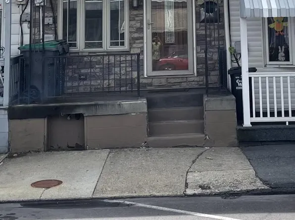828 E Center St, Mahanoy City, PA 17948