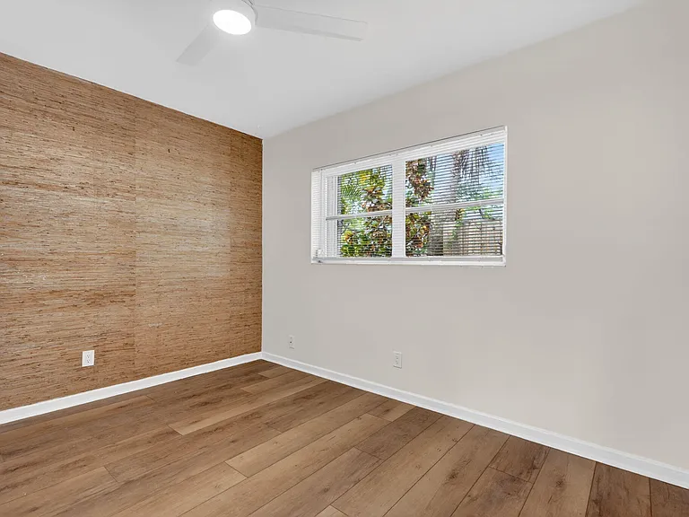 606 Paulina Rd — Photo 36