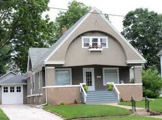 1229 N Cedar St, Galesburg, IL 61401