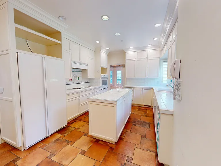 1029 Park Pl — Photo 9