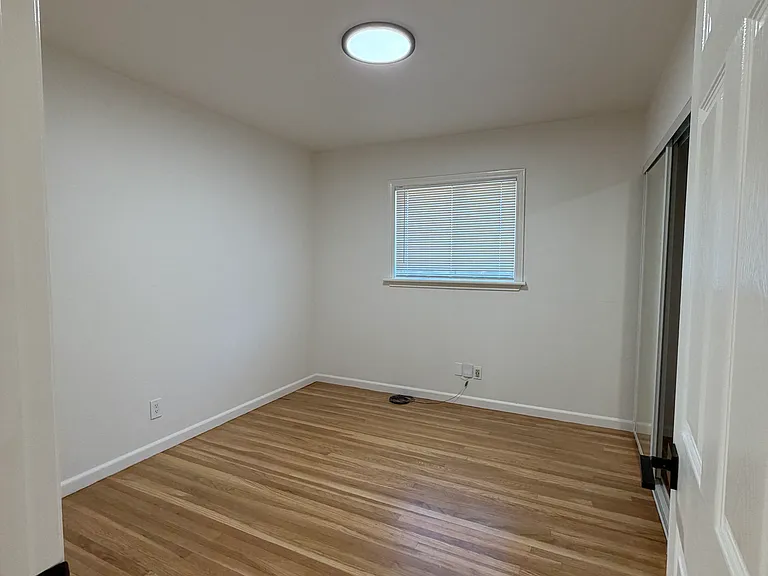 204 Carlester Dr — Photo 8