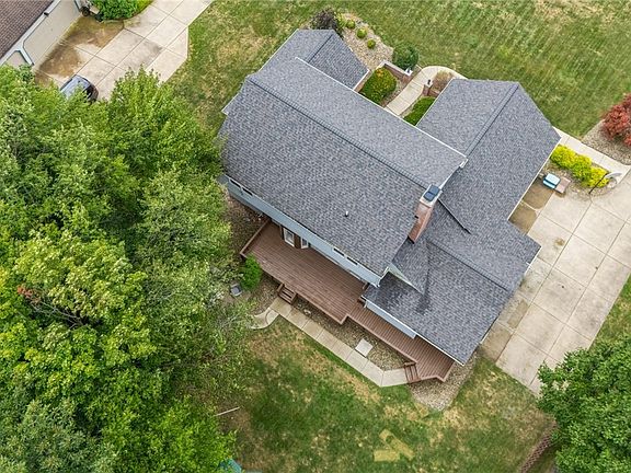 5th image of 7595 Eisenhower Dr