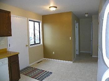 3rd image of 602 Dakota St