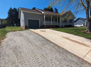 1465 Carlin Dr, Conover, NC 28613