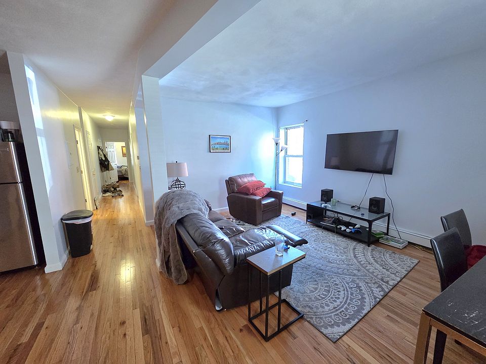 1st image of 122 Berkshire St #6