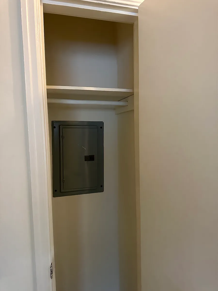 Coat closet in hallway - 4018-1 South Ter
