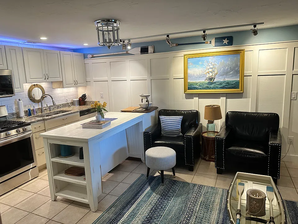 26 Cove Rd #3