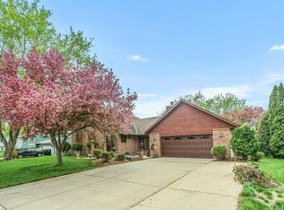3107 Evelyn St, Roseville, MN 55113