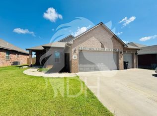 924 N Creek Dr, Woodward, OK 73801