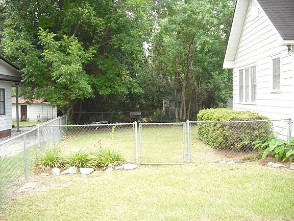 4th image of 1811 Williams St