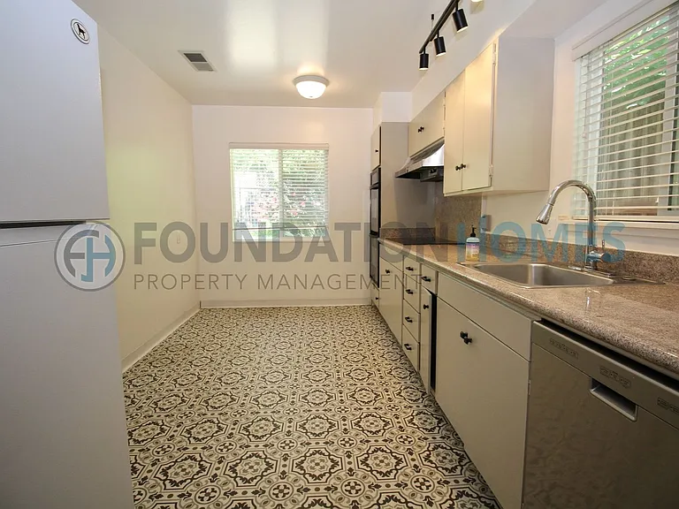 128 McAllister Ave — Photo 7
