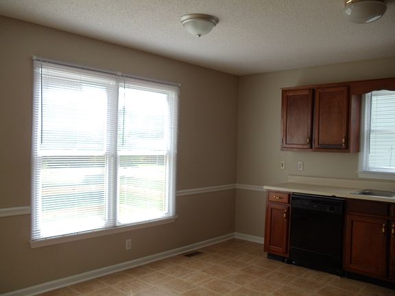Kitchen with eat in breakfast nook