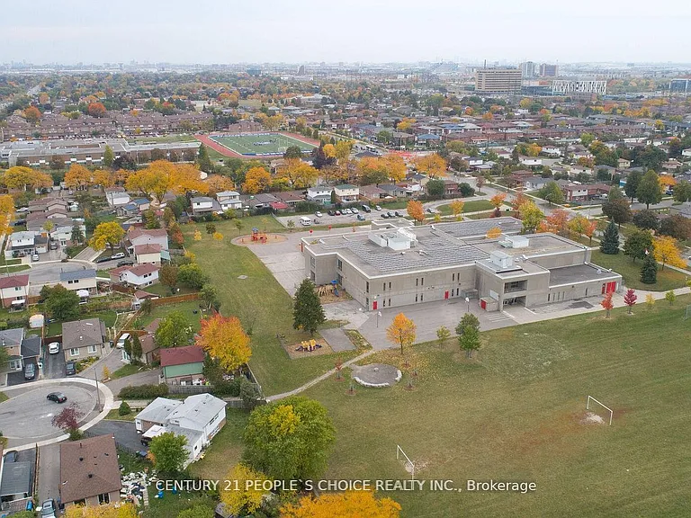 2 Betteridge Ln W — Photo 24