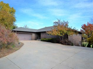 10601 W Snokomo Rd, Hutchinson, KS 67502