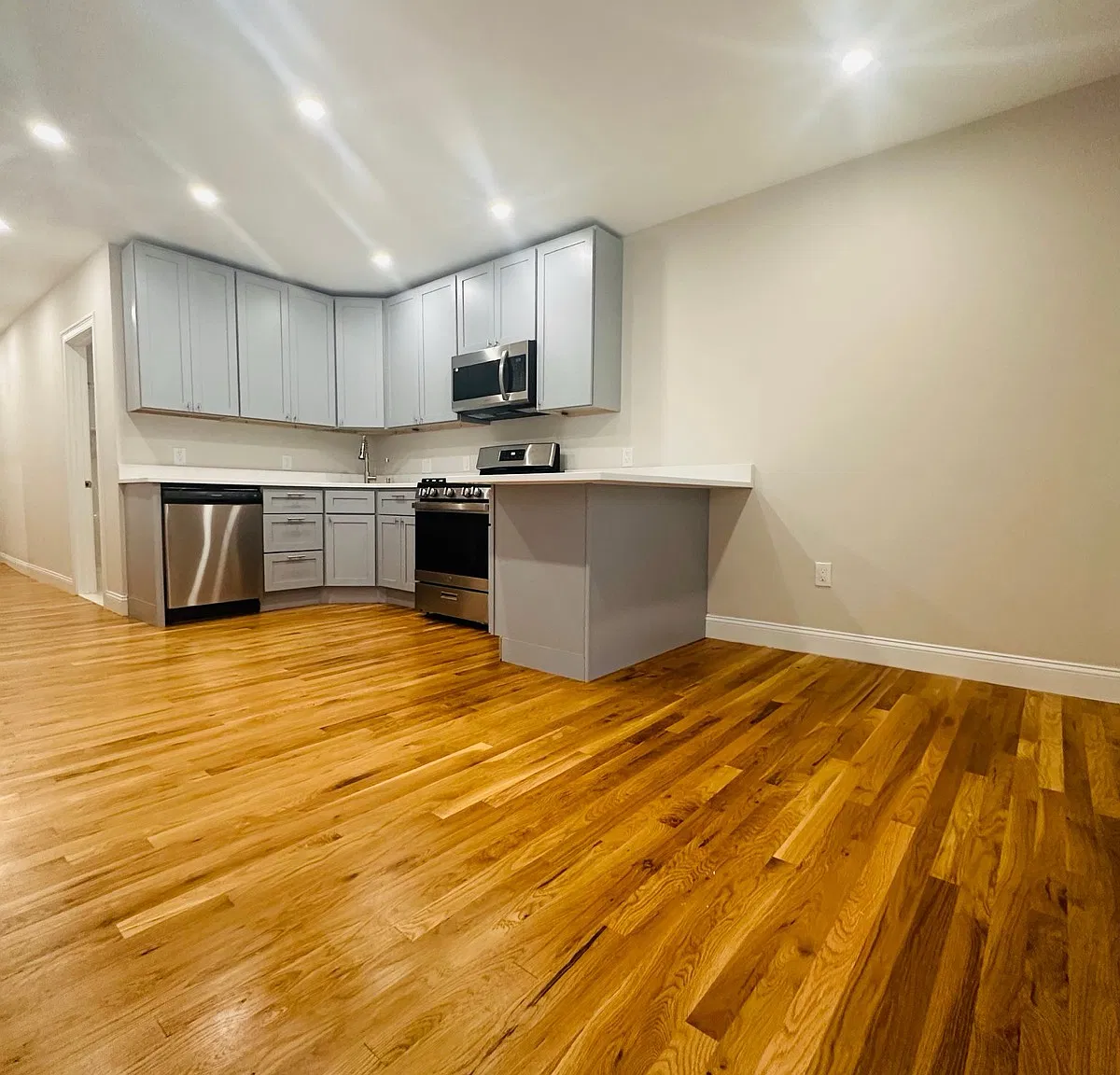 122 Buttonwood Street Apartments — Photo 1
