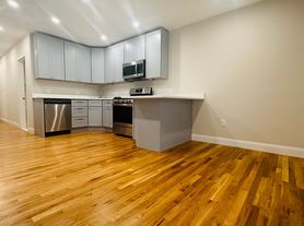 122 Buttonwood St