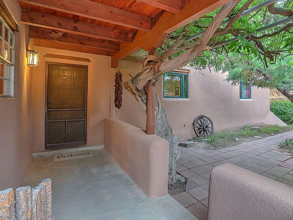 5th image of 801 Sandia Rd NW