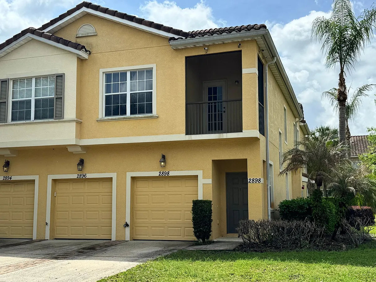 Building Photo - 2898 Oakwater Dr