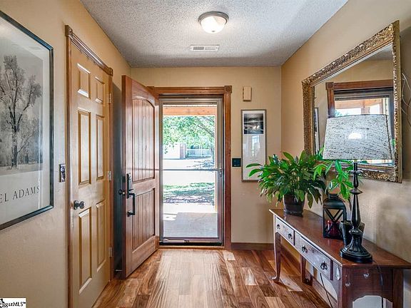 4th image of 105 Kingfisher Dr