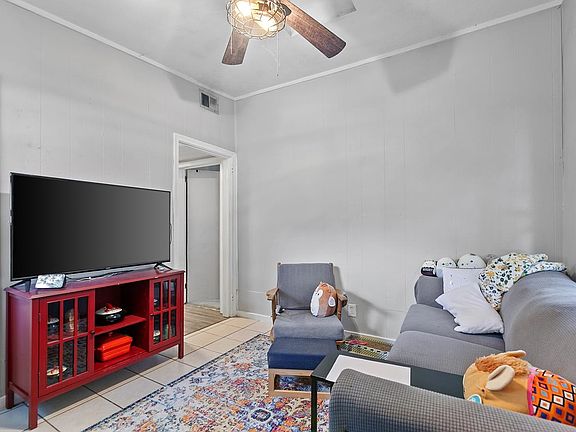 3rd image of 1659 Mayhew St #1659/1661