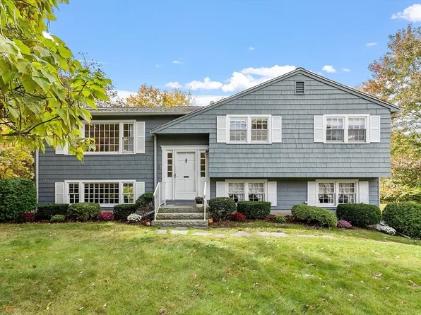 2 Longspur Rd, Chelmsford, MA 01824