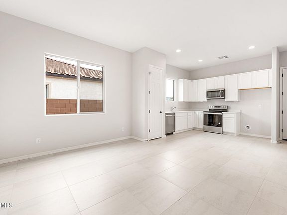 5th image of 16722 W SAGUARO PARK Lane