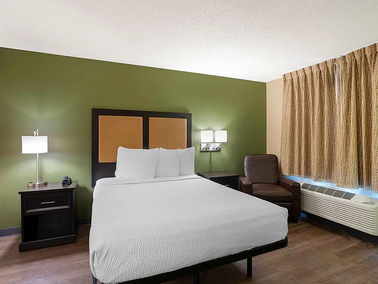 Studio Suite - 1 Queen Bed
