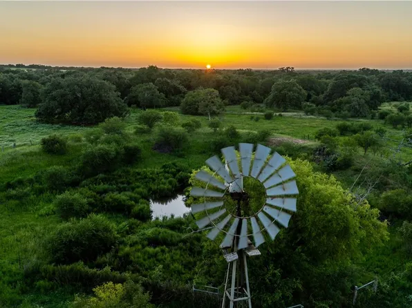 3226 State Highway 119 S, Yorktown, TX 78164