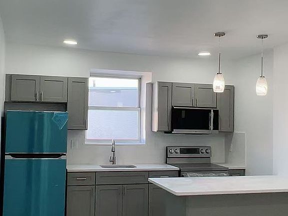 3rd image of 6021 Market St Floor 2