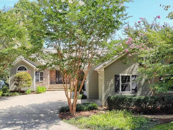 1445 Sutton Farm Rd, Hiawassee, GA 30546