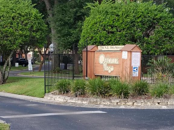 2nd image of 2701 NE 10th St APT 304