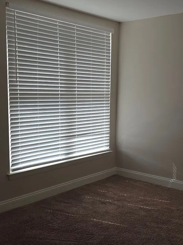 2 bed, 1.0 bath, 1090 sqft, $2,195 — Photo 3