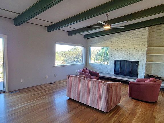3rd image of 621 N California Ave