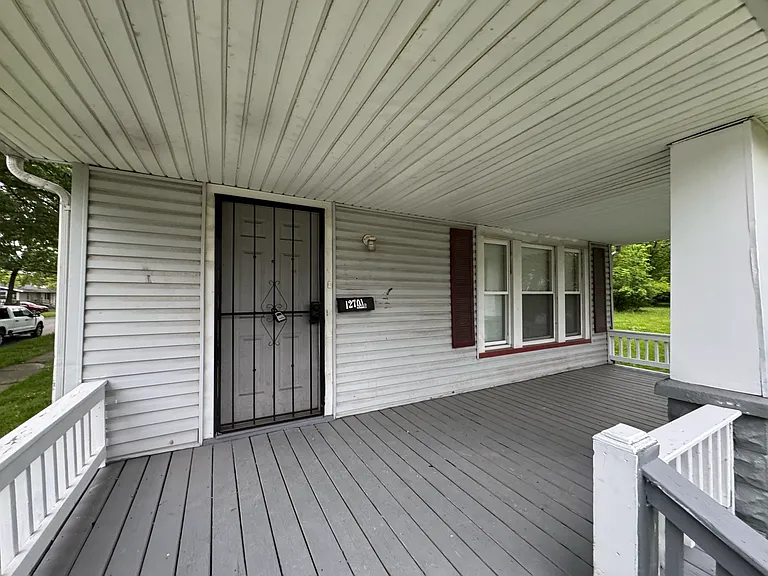 12701 Rexford Ave — Photo 24