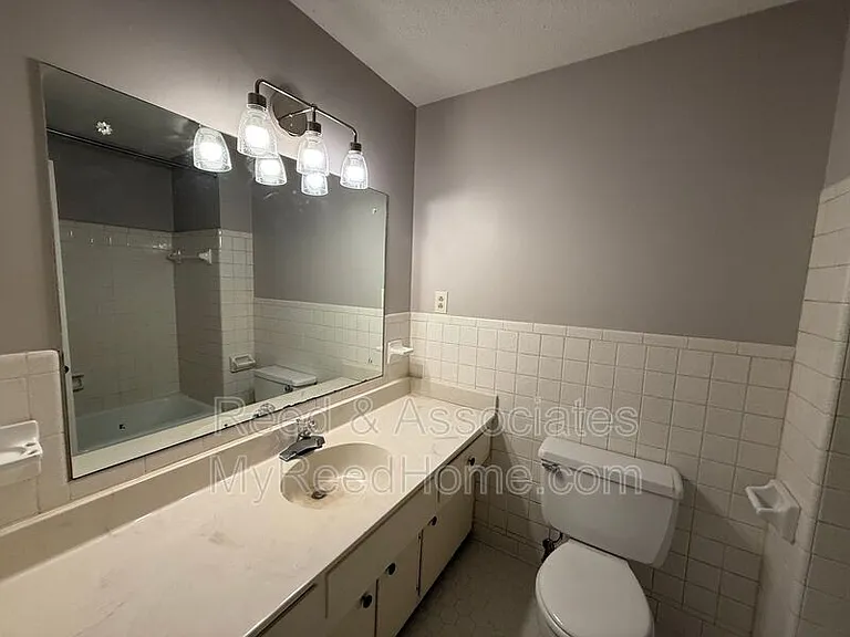 2292 Eastover Dr — Photo 13