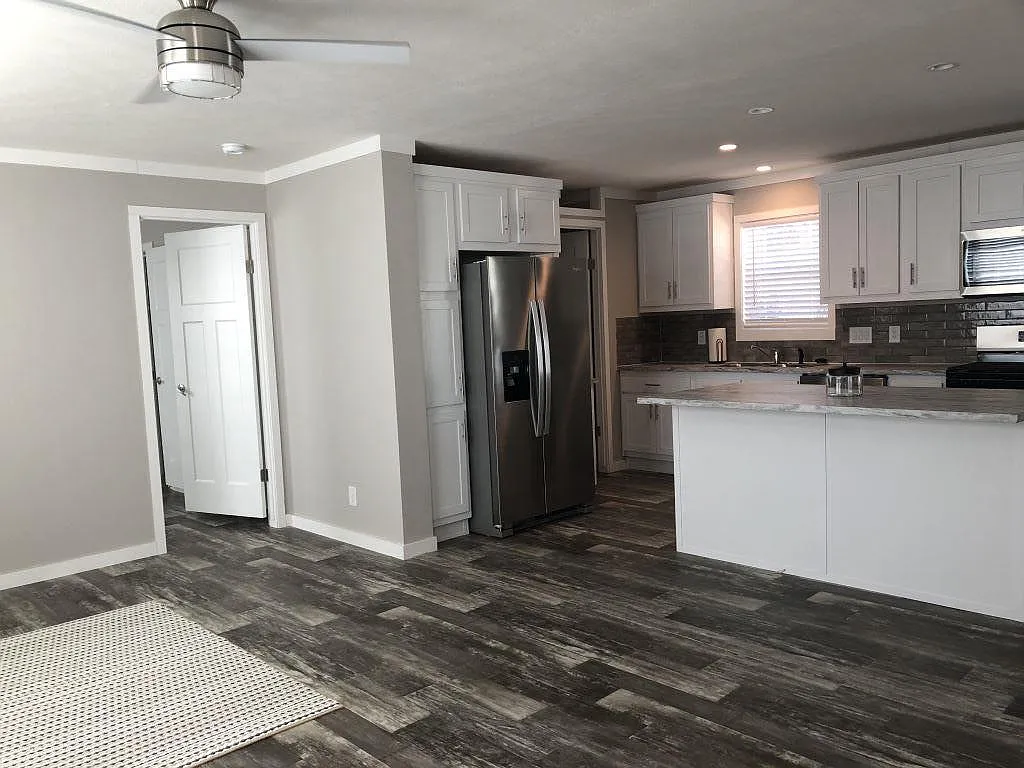 3 bed, 2.0 bath, 1123 sqft, $1,995 — Photo 2
