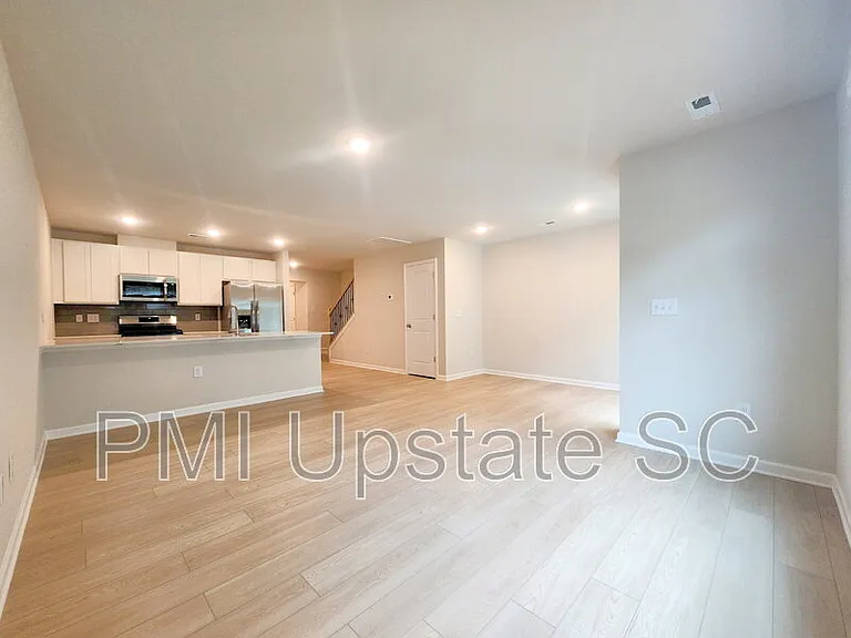 810 Sandbach Rd — Photo 10