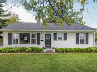 2516 Emerald Dr, Kalamazoo, MI 49001