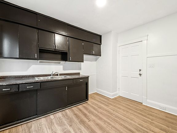 4th image of 8002 Maryland Ave #B