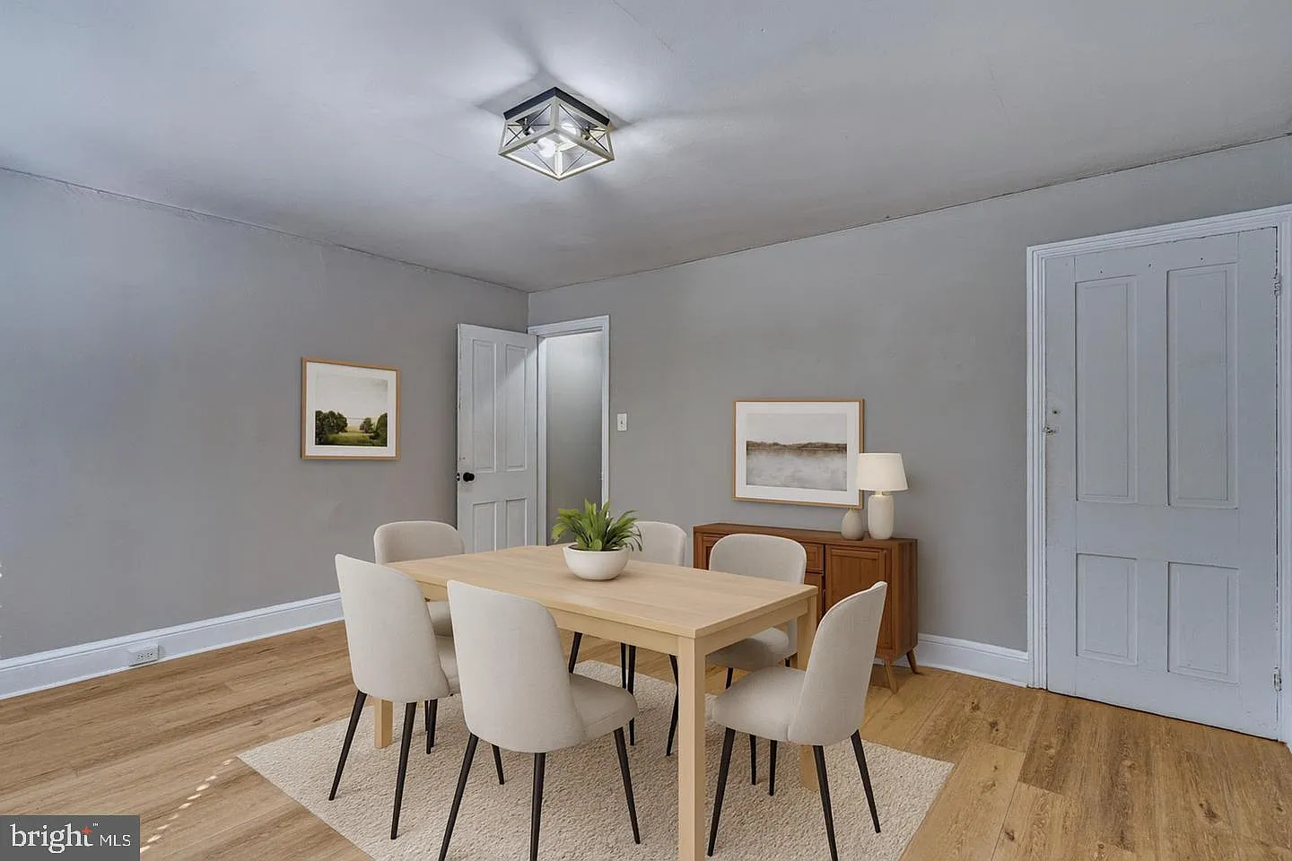 4 bed, 2.0 bath, 1680 sqft, $3,300 — Photo 4