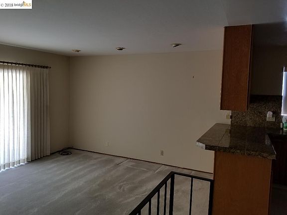 4th image of 7852 Surrey Ln