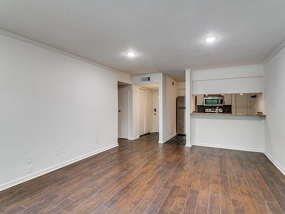 5th image of 4837 Cedar Springs Rd APT 103