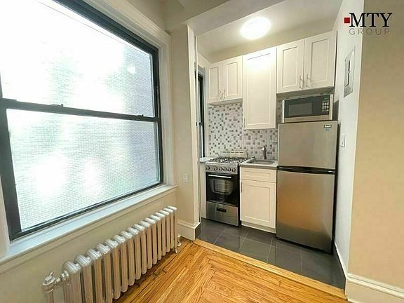 4th image of 155 E 52nd St APT 7F