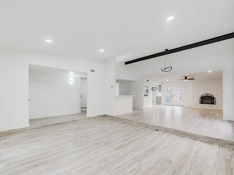 2210 Stillmeadow Dr — Photo 5