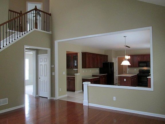 Family Room view to Butler's pantry