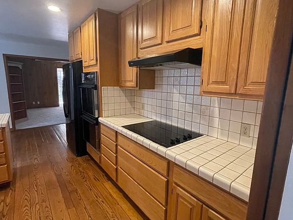 2nd image of 381 Hacienda Way