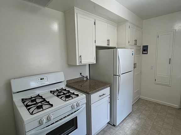 5th image of 1826 Montana Ave APT C