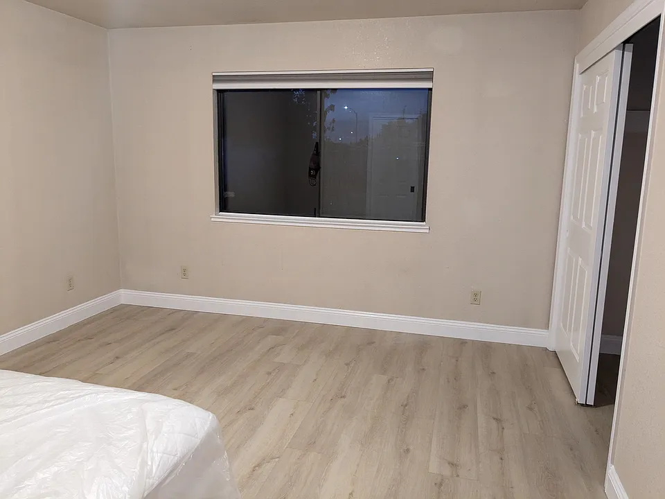 527 Los Pinos Ave